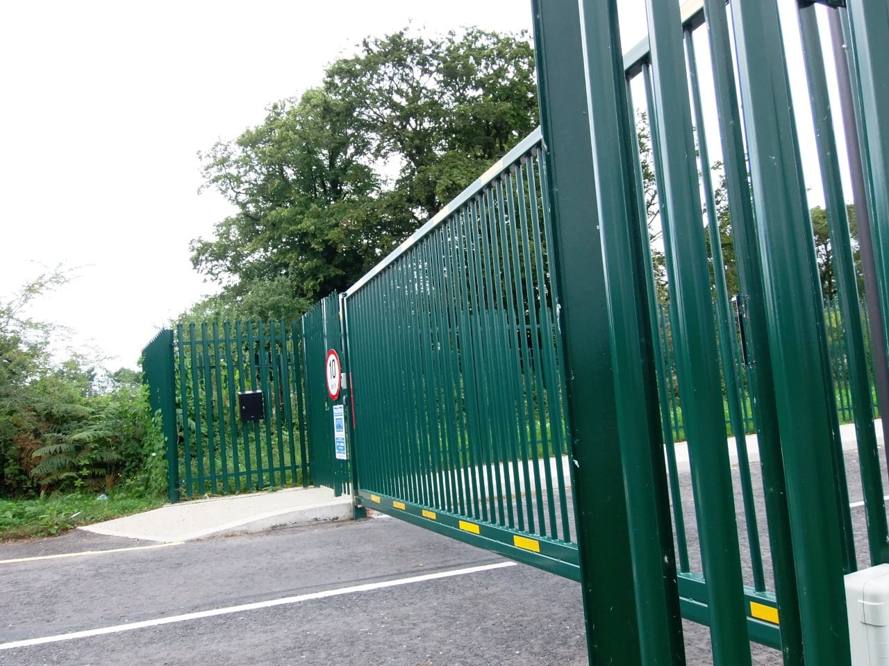 Cantilever Swinging Sliding Gates